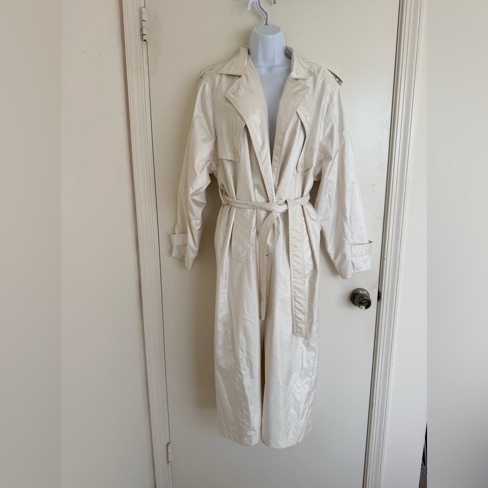 Chic Ivory Trench Coat - Picture 6 of 6